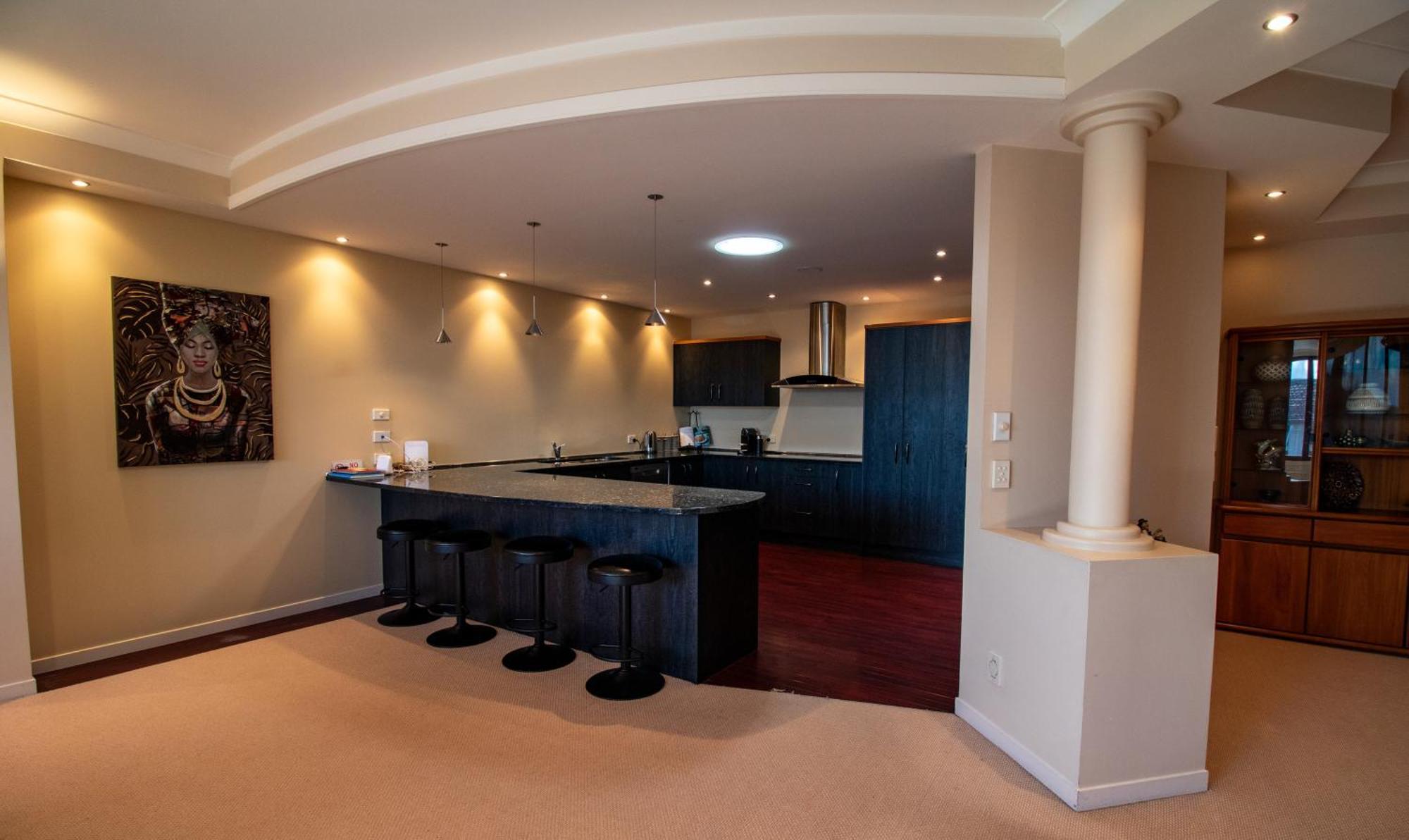 Large Luxury Apartment Located Right In Town Tauposee Exterior foto